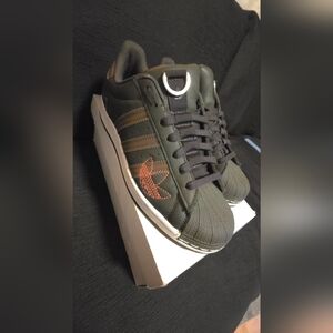 Adidas Superstar Sneakers